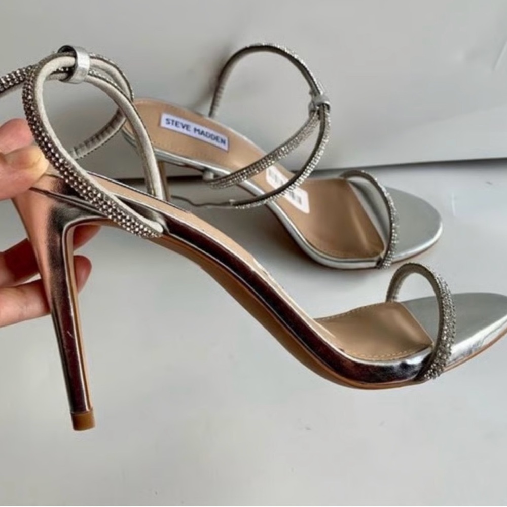 Steve Madden Rhinestone Silver High Heels – Size 7